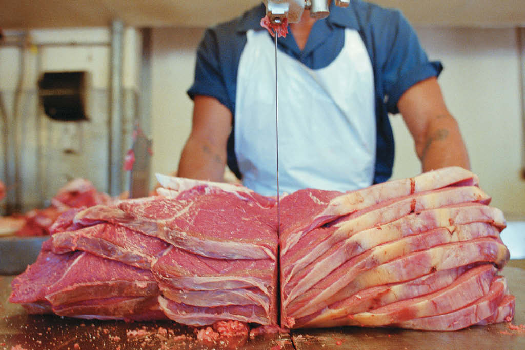 Não existe carne sem gordura. Além da camada protetora que protege algumas peças, há gordura entre as células