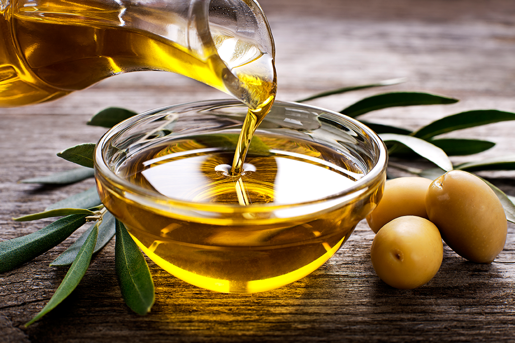 <strong>O azeite de oliva é um dos pilares da chamada dieta mediterrânea, considerada muito saudável.</strong>