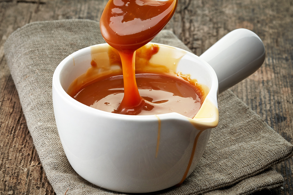 Como se forma a calda de caramelo? Como se forma a calda de caramelo?