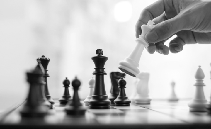 Jogar xadrez melhora o desempenho de estudantes e advogados