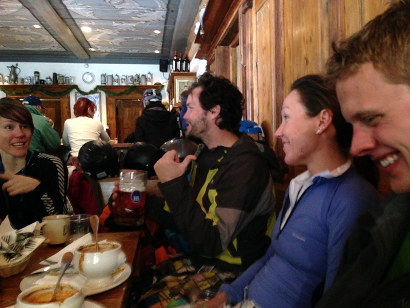 Ter mais amigos faz você sentir menos dor