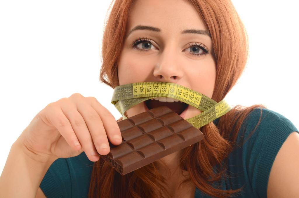 Comer uma barra de chocolate pode acelerar seu metabolismo, diz estudo