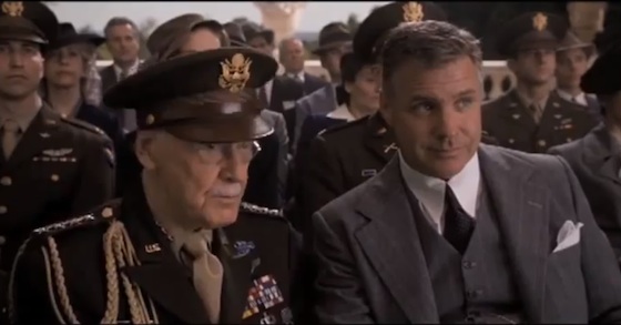Em Capitão America: o Primeiro Vingador (2011), Stan Lee é um militar que está na cerimônia de entrega de uma medalha ao Capitão América. Como o herói não apareceu, o personagem de Lee acabou confundindo-o com o mensageiro e soltou a frase: Pensei que ele fosse mais alto!. Em Capitão America: o Primeiro Vingador (2011), Stan Lee é um militar que está na cerimônia de entrega de uma medalha ao Capitão América. Como o herói não apareceu, o personagem de Lee acabou confundindo-o com o mensageiro e soltou a frase: Pensei que ele fosse mais alto!.