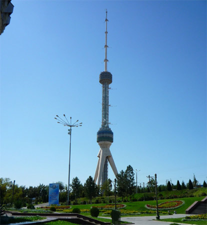 12. Tahskent Tower. Inaugurada em 1991 em Tashkent, no Uzbequistão. Sua altura é de 375 metros.