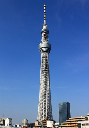 1. Tokyo Sky Tree. Ela acaba de ser inaugurada em Tóquio, no Japão. Tem 634 metros e é a nova torre mais alta do mundo, superando em 34 metros a antiga detentora do título.
