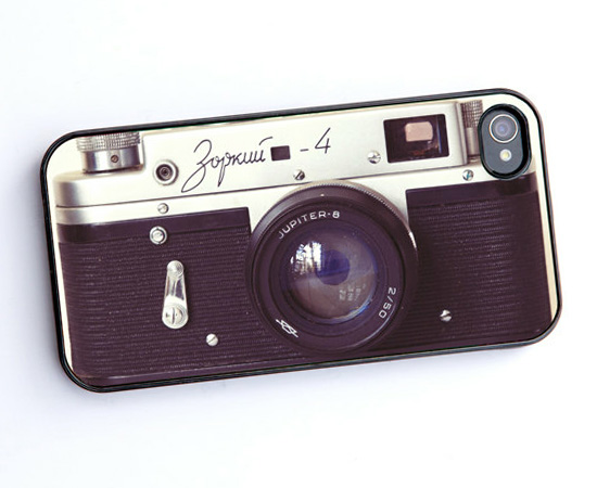 Os amantes de fotografia podem ‘disfarçar’ seus iPhones com este case que imita uma câmera fotográfica.
