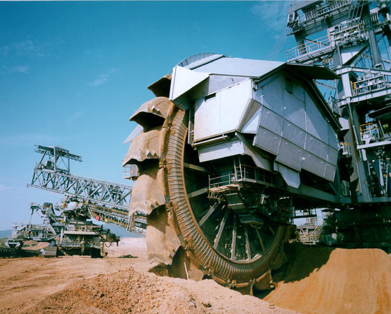 O tempo previsto de uso da máquina é por volta de 40 anos. O tempo previsto de uso da máquina é por volta de 40 anos.