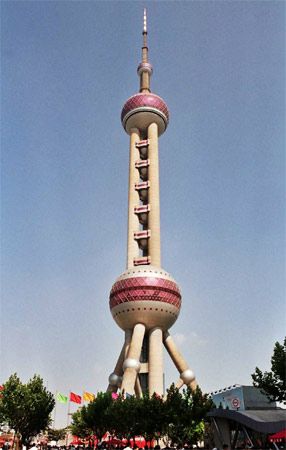 5. Oriental Pearl Tower. Inaugurada em 1995, em Xangai, na China. Tem 468 metros de altura.