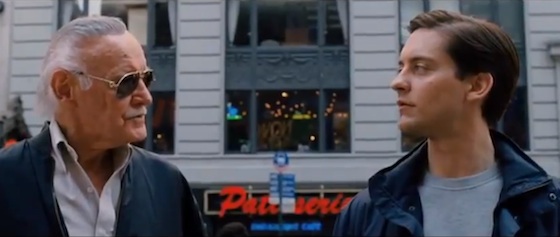 Em Homem-Aranha 3 (2007) Lee aparece ao lado de Peter Parker lendo um boletim de notícias. Logo depois, o quadrinista comenta: Você sabe, eu acho que uma pessoa pode fazer a diferença no caráter de outra pessoa.