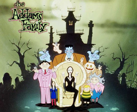 A Família Addams (1973) você já conhece: é um desenho sobre uma família que adora coisas bizarras.