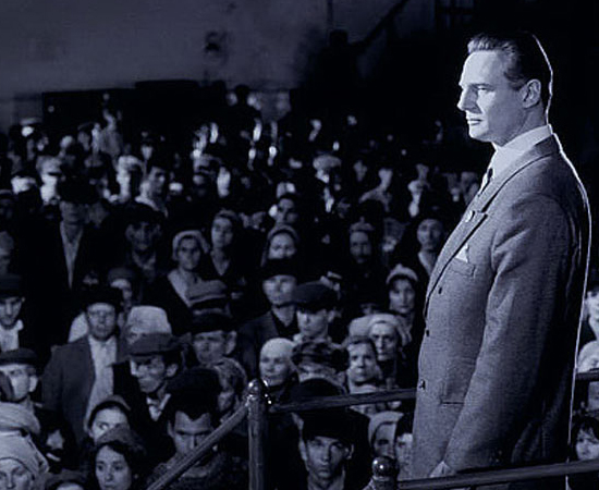 ‘A LISTA DE SCHINDLER’ (1993), de Steven Spielberg, foi banido pelo governo da Indonésia, que considerou o filme alusivo às causas dos judeus.