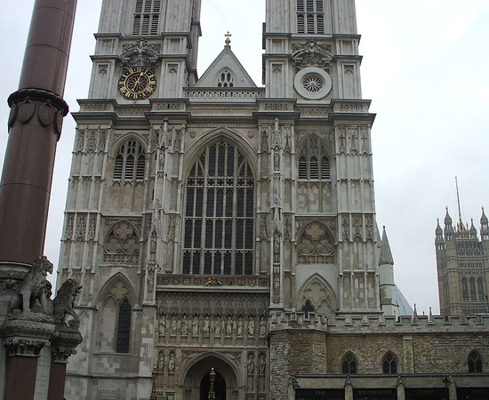 ABADIA DE WESTMINSTER - É uma igreja de estilo gótico dedicada a São Pedro, localizada em Londres, no Reino Unido. Lá estão sepultados Isaac Newton e Charles Darwin. (Sim, foi aqui onde ocorreu o casamento de Príncipe William e Kate Middleton).