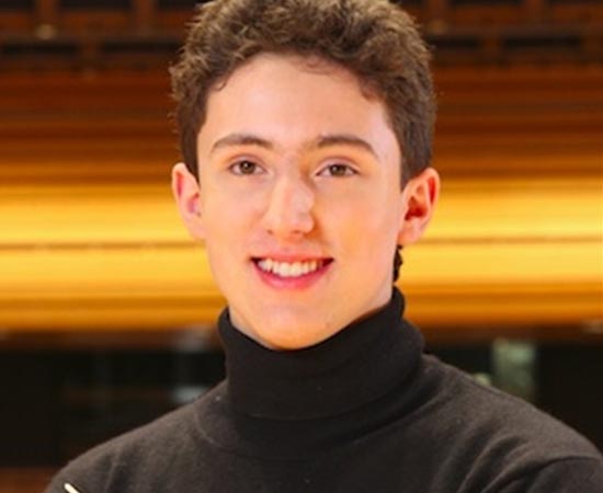 Alex Prior nasceu em Londres no ano de 1992, e é um dos maestros e compositores mais promissores do mundo. Ele descobriu sua paixão pela música quando era muito jovem e começou a tocar piano aos 3 anos de idade. Sua primeira composição foi feita aos 8 anos. Alex já escreveu mais de 42 peças, incluindo balés, sinfonias e óperas. Alex Prior nasceu em Londres no ano de 1992, e é um dos maestros e compositores mais promissores do mundo. Ele descobriu sua paixão pela música quando era muito jovem e começou a tocar piano aos 3 anos de idade. Sua primeira composição foi feita aos 8 anos. Alex já escreveu mais de 42 peças, incluindo balés, sinfonias e óperas.