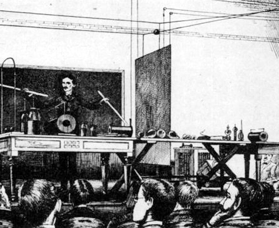 EXIBICIONISTA - Nos anos seguintes, Tesla viajou para os Estados Unidos e a Europa para mostrar suas teorias e invenções ao mundo. Ele era reconhecido por fazer demonstrações artísticas, agindo quase como um mágico. Recusava-se a palestrar se não tivesse sua bobina emitindo raios pela sala.
