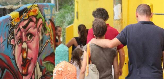 Mais de 100 metros de paredes estão devidamente coloridos no Caminho do Grafite. Mais de 100 metros de paredes estão devidamente coloridos no Caminho do Grafite.