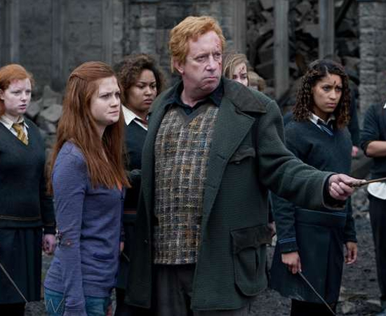 ARTHUR WEASLEY (Harry Potter) - Ele é carinhoso e cuida exemplarmente de seus sete filhos: Gina (foto), Rony, Fred, Jorge, Percy, Carlinhos e Gui.