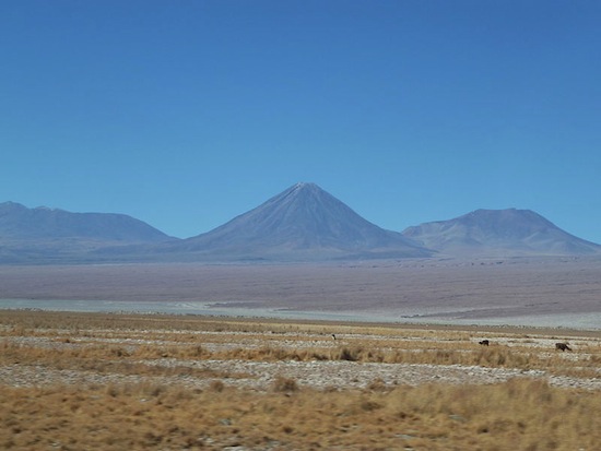 DESERTO DO ATACAMA, CHILE - O deserto mais seco do planeta oferece excelentes condições para observação astronômica: altitude, poucas nuvens e praticamente nenhuma interferência da poluição. O lugar ganhou até hotéis especializados em receber astrônomos e curiosos, como o Elqui Domos. DESERTO DO ATACAMA, CHILE - O deserto mais seco do planeta oferece excelentes condições para observação astronômica: altitude, poucas nuvens e praticamente nenhuma interferência da poluição. O lugar ganhou até hotéis especializados em receber astrônomos e curiosos, como o Elqui Domos.