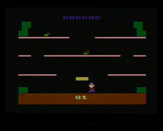 Esse jogo todo mundo conhece. Estamos falando do Mario Bros, lançado pela Nintendo em 1983. Dava jogar em várias plataformas da Atari: Atari 2600, Atari 5200, Atari 7800 e Atari XEGS. Esse jogo todo mundo conhece. Estamos falando do Mario Bros, lançado pela Nintendo em 1983. Dava jogar em várias plataformas da Atari: Atari 2600, Atari 5200, Atari 7800 e Atari XEGS.