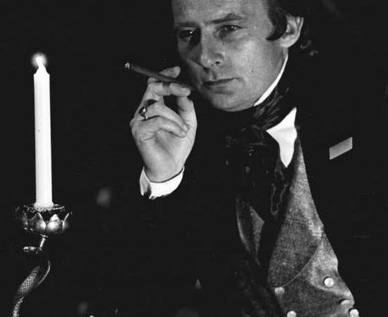 Auguste Dupin é um personagem criado pelo escritor Edgar Allan Poe. Ele é um detetive amador que mora com um amigo em Paris.
