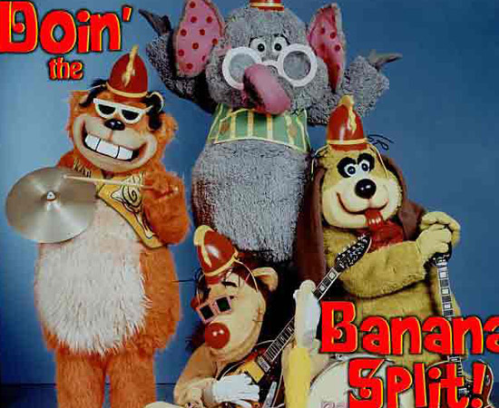 Banana Splits (1968) é um quarteto musical que toca pop rock. Eles apresentavam desenhos animados em um programa de TV.