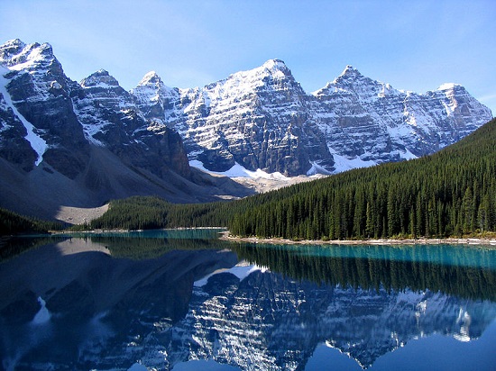 Representante canadense da lista, o Parque Nacional Banff fica nas Montanhas Rochosas e tem uma área de quase 7 mil quilômetros quadrados. Patrimônio Mundial da Unesco, esse parque serve de moradia para vários animais selvagens, incluindo ursos.