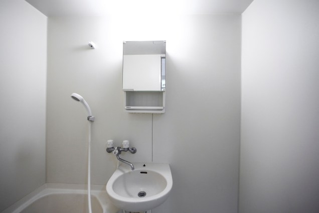 O banheiro de Fumio Sazaki (que abriu essa galeria) não é simples só dentro do armário. 
