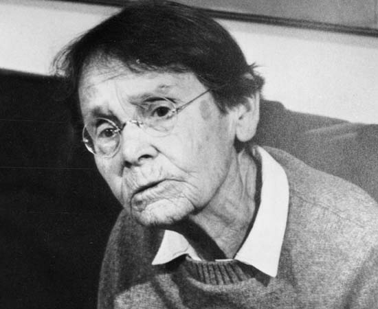 Barbara McClintock (1902 - 1992) - Cientista e citogeneticista americana que recebeu o Prêmio Nobel de Fisiologia/ Medicina de 1983 pela descoberta da transposição genética. Barbara McClintock (1902 - 1992) - Cientista e citogeneticista americana que recebeu o Prêmio Nobel de Fisiologia/ Medicina de 1983 pela descoberta da transposição genética.