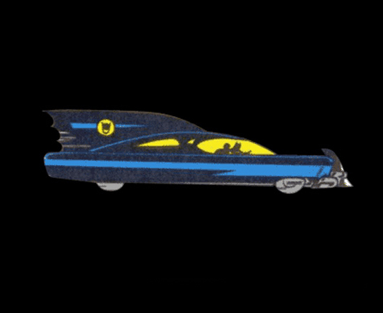 O primeiro Batmóvel azul foi publicado em 1952, em várias HQs. O carro base é um Studebaker dos anos 1950, mas os autores também se inspiraram no Cadillac.