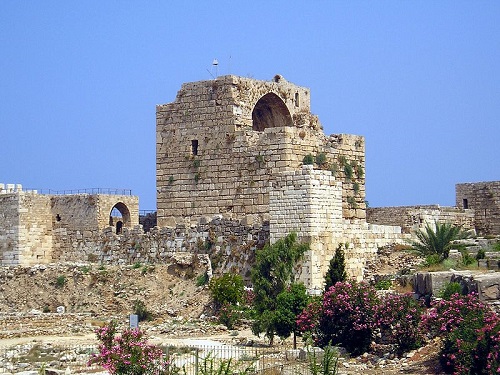 Atualmente parte do Líbano, a cidade de Biblos começou a ser povoada há 7 mil anos. Três milênios antes de Cristo, Biblos, então parte de Fenícia, já era importante.
