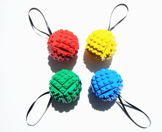 Enfeites LEGO - US$ 40,00 (Etsy) Enfeites LEGO - US$ 40,00 (Etsy)
