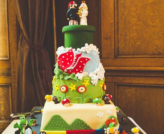 MARIO & PEACH - Se o casal for bastante nerd, também pode encomendar um bolo de casamento inspirado nos personagens!