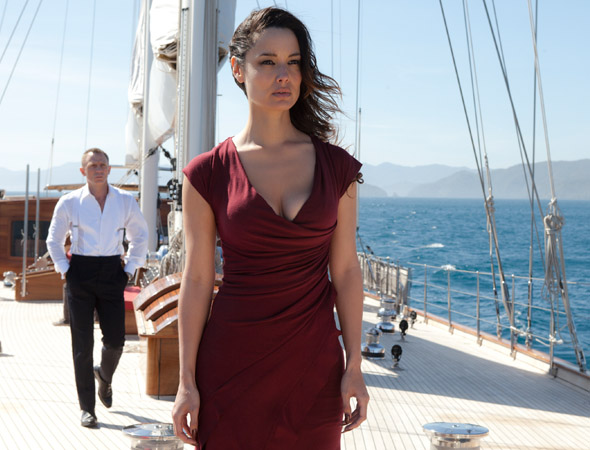 3 - Todo filme do 007 tem uma beldade no simbólico papel de bond girl. Em Skyfall, é a vez da atriz Bérénice Marlohe, que interpreta a enigmática Severine.