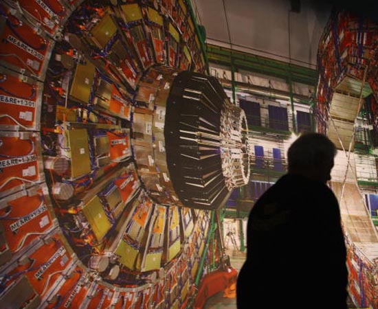BÓSON DE HIGGS - Em julho, pesquisadores do Centro Europeu de Pesquisa Nuclear (CERN) descobriram o que pode ser a Partícula de Deus.