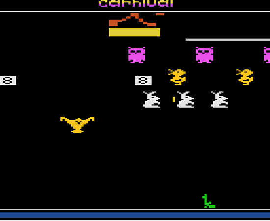CARNIVAL (1982) - Para se dar bem neste jogo, é preciso ter boa pontaria e agilidade. Você deve acertar o maior número de alvos com a munição disponível. Além disso, é bom ficar de olho nos patos!
