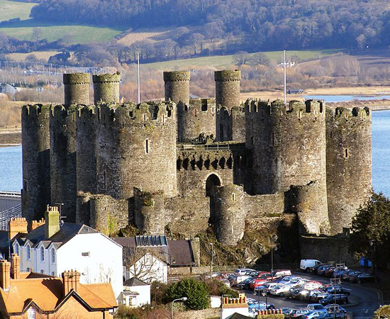 O Castelo de Conwy, localizado na costa norte do País de Gales, foi construído pelo Rei Eduardo 1 entre 1283 e 1289. Atualmente está aberto à visitação.