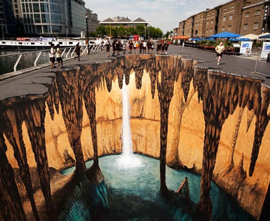Edgar Müeller também é o autor desta pintura 3D que sugere uma caverna sob as ruas de Londres!