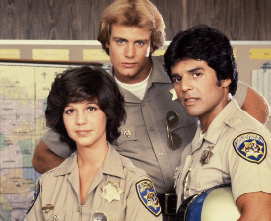CHiPs (1977) é uma serie de TV sobre dois patrulheiros rodoviários da Califórnia.