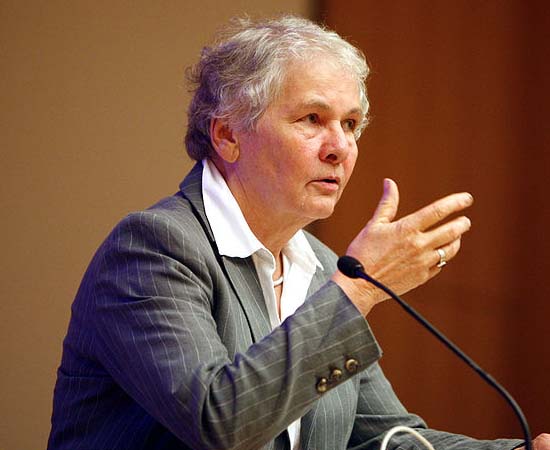 Christiane Nusslein-Volhard (1942 - presente) - Bióloga alemã que recebeu o Prêmio Nobel de Fisiologia/ Medicina de 1995 por suas pesquisas sobre genética embrionária. Christiane Nusslein-Volhard (1942 - presente) - Bióloga alemã que recebeu o Prêmio Nobel de Fisiologia/ Medicina de 1995 por suas pesquisas sobre genética embrionária.