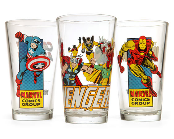Um presente para você aproveitar também: copos com desenhos dos heróis da Marvel