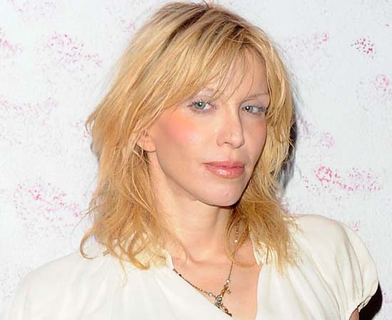 A cantora, atriz e pintora Courtney Love também já foi stripper. Sua carreira começou quando ela tinha 16 anos de idade e acabara de deixar um reformatório para menores. O primeiro trabalho foi conquistado em Portland, mas ela chegou a viajar para Japão e Taiwan.