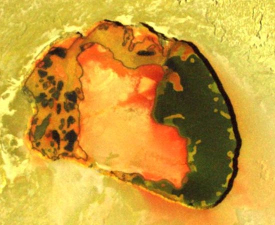 Esta é Tupan Patera, uma das depressões vulcânicas de Io.