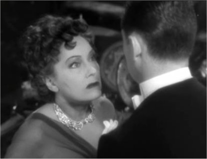 Lançado em 1950, <i>Crepúsculo dos deuses</i> é um dos grandes clássicos do cinema mundial. É outro longa que tem a carreira de artistas como plano de fundo. Norma Desmond foi uma grande atriz durante o cinema mudo, mas entrou em decadência. Para tentar manter a fama, ela contrata um roteirista para trabalhar num filme que deveria marcar a volta dela ao estrelato.