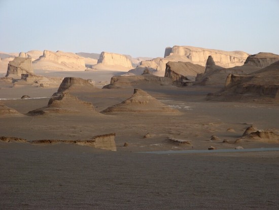 Onde: Deserto Lut, Irã Onde: Deserto Lut, Irã