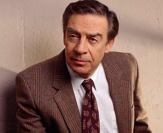 Lennie Briscoe é um personagem da série de TV Law and Order. Ele é o detetive sênior do Departamento de Polícia de Nova Iorque. Lennie Briscoe é um personagem da série de TV Law and Order. Ele é o detetive sênior do Departamento de Polícia de Nova Iorque.