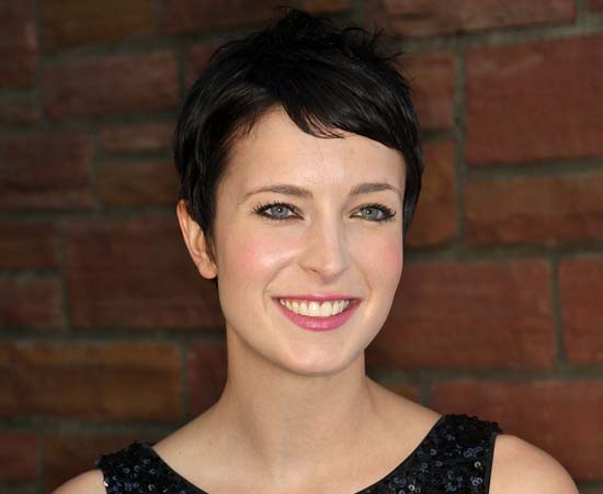 A roteirista Diablo Cody, ganhadora do Oscar de Melhor Roteiro Original (Juno), trabalhou como stripper em uma boate de Minneapolis (EUA) durante um ano. Ela conta essa história no livro Candy Girl: A Year in the Life of an Unlikely Stripper, lançado em 2005. A roteirista Diablo Cody, ganhadora do Oscar de Melhor Roteiro Original (Juno), trabalhou como stripper em uma boate de Minneapolis (EUA) durante um ano. Ela conta essa história no livro Candy Girl: A Year in the Life of an Unlikely Stripper, lançado em 2005.