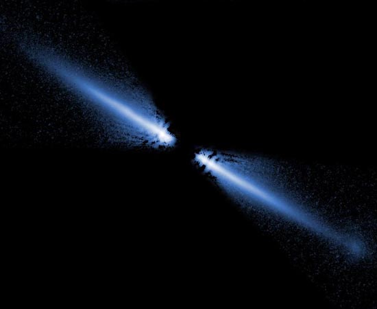 Disco de detritos ao redor da estrela anã vermelha AU Microscopii. Disco de detritos ao redor da estrela anã vermelha AU Microscopii.