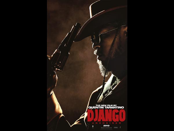 Jamie Foxx interpreta Django, um escravo que vive no sul dos Estados Unidos após ter sido separado de sua esposa, Broomhilda. Clique em Leia Mais para ver a imagem em tamanho maior. Jamie Foxx interpreta Django, um escravo que vive no sul dos Estados Unidos após ter sido separado de sua esposa, Broomhilda. Clique em Leia Mais para ver a imagem em tamanho maior.