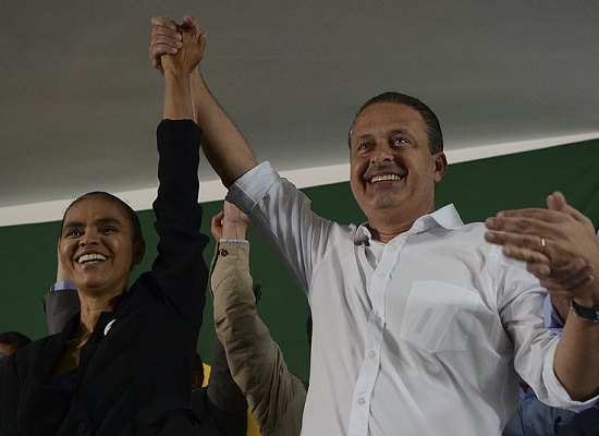 Foi acabar a Copa para começarem as eleições. E o embate presidencial foi influenciado por uma tragédia: o acidente que matou o presidenciável Eduardo Campos. Marina Silva, vice de Eduardo na chapa, assumiu a candidatura do PSB. Foi acabar a Copa para começarem as eleições. E o embate presidencial foi influenciado por uma tragédia: o acidente que matou o presidenciável Eduardo Campos. Marina Silva, vice de Eduardo na chapa, assumiu a candidatura do PSB.