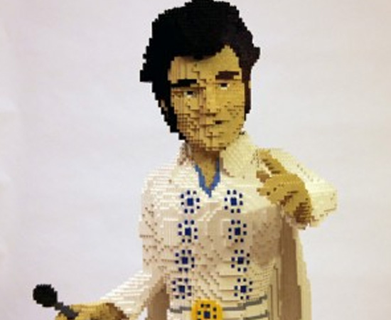 Elvis Presley também foi reproduzido com peças de Lego.