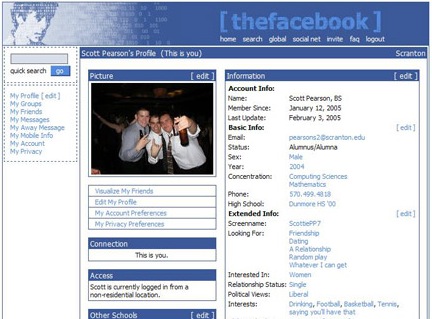 2005 - No começo, o Facebook não tinha um feed com as novidades e notícias de seus amigos. Os usuários precisavam visitar cada perfil de uma vez para se atualizar.